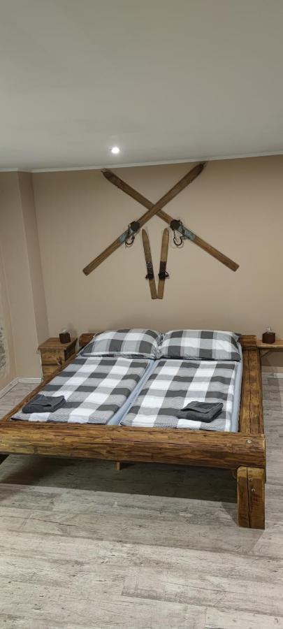 Apartman Houmr Яхимов Екстериор снимка